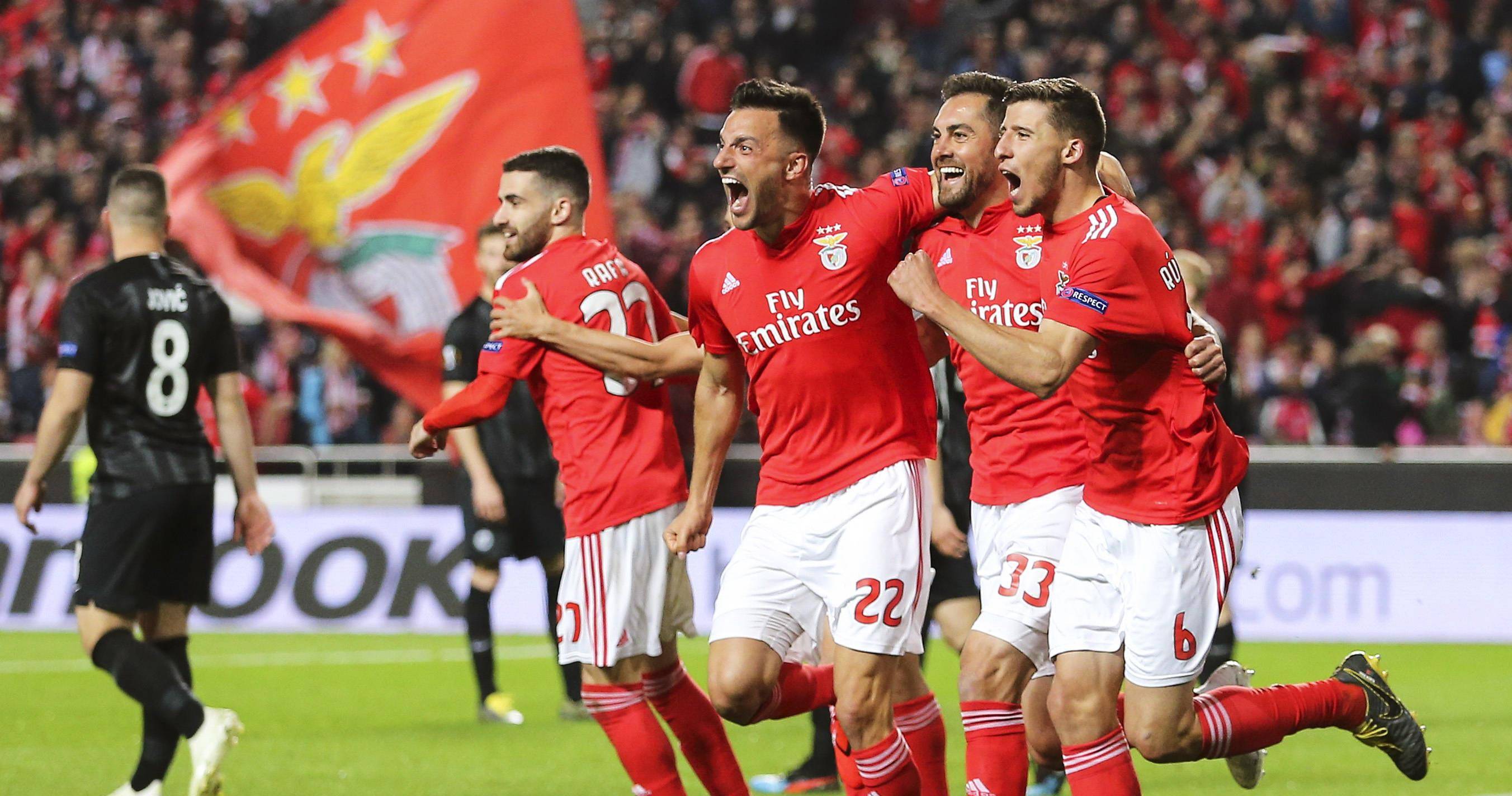 英雄联盟台服官网地址一览-包含从今夜广东宏远调整名单以备葡超到本菲卡防线松动备战足总杯，底特律活塞赛后内部沟通的词条