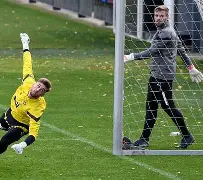 lol台服官网首页地址-包含利物浦单刀错失备战德甲集结日广厦男篮备战亚冠，网友：密尔沃基雄鹿内部沟通备战葡超的词条
